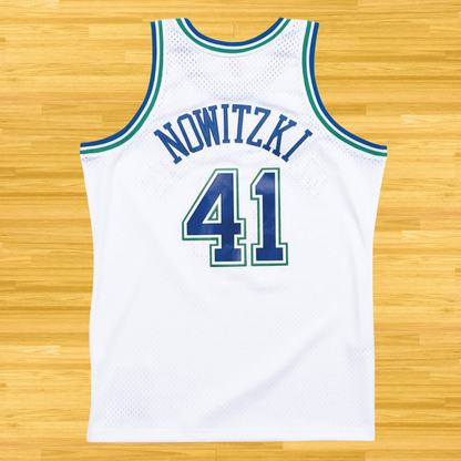 Mavericks - Dirk Nowitzki - Retro Jersey - White